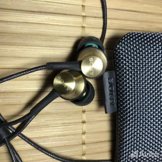 Проводные наушники sony