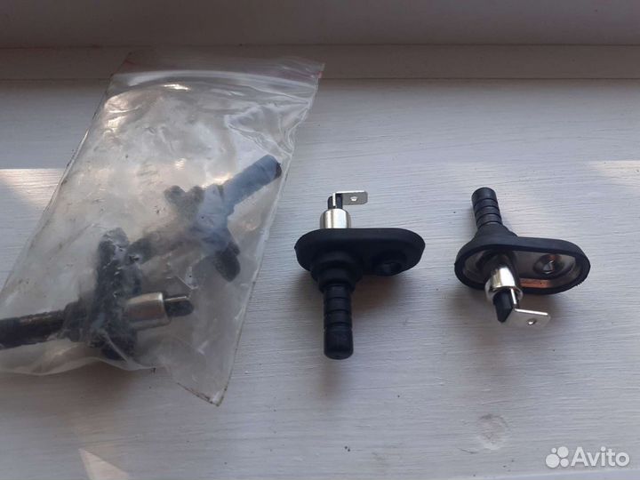 Концевик автомобильный универсальный