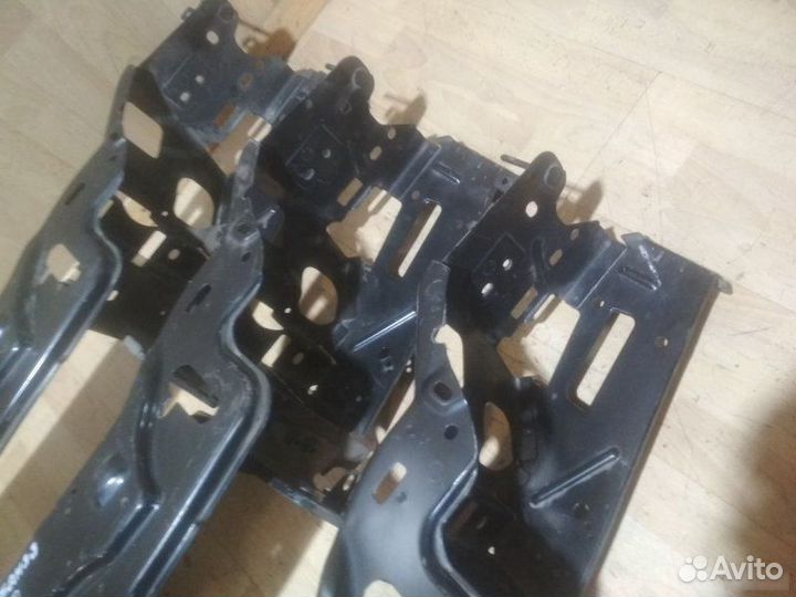 Панель передняя Volvo