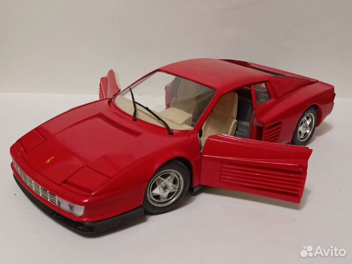 1:18 Burago Ferrari Testarossa