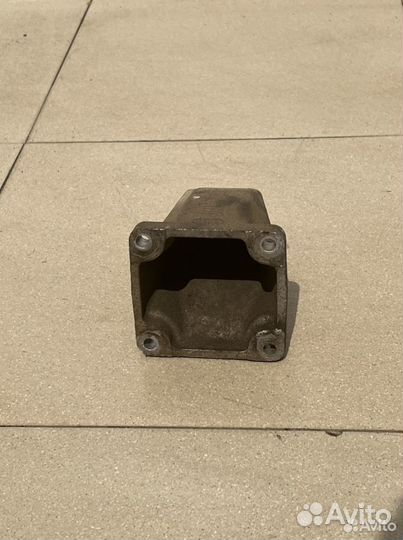 Кронштейн двигателя левый SsangYong Actyon