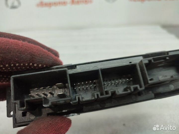 Блок управления двери задний правый Audi A4 B7