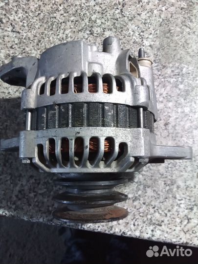 Продам генератор хундай митсубиси на 24 V