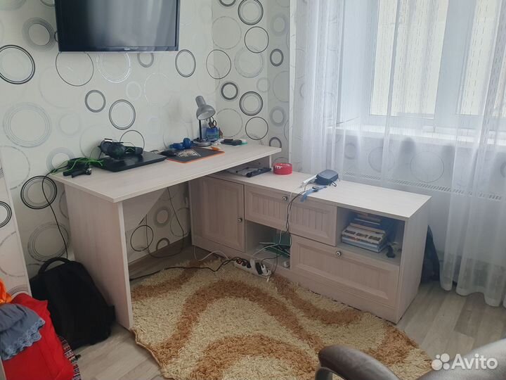 Письменный стол