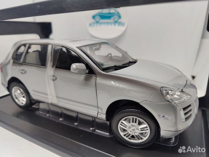 1/18 Norev Porsche Cayenne