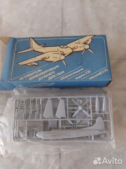 Модель истребителя-бомбардировщика индекс 239