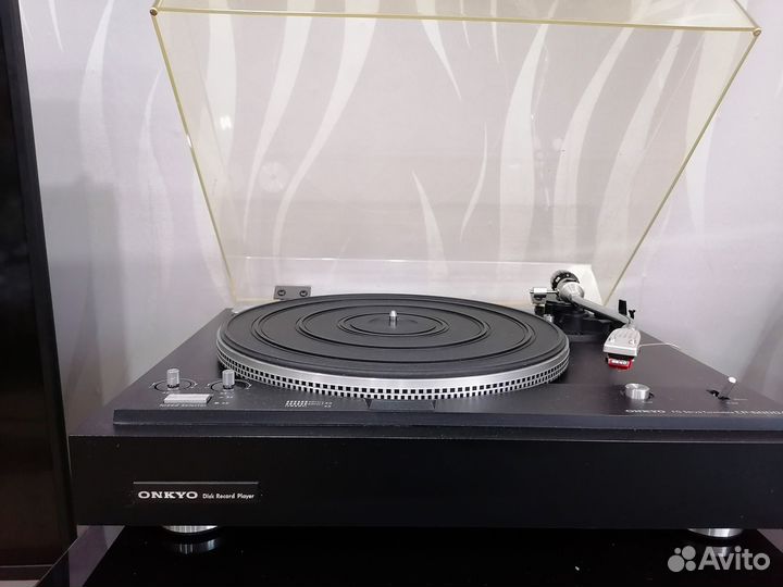 Проигрыватель виниловых пластинок