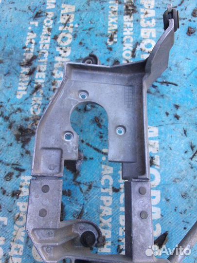 Трапеция дворников Nissan Bassara универсал YD22