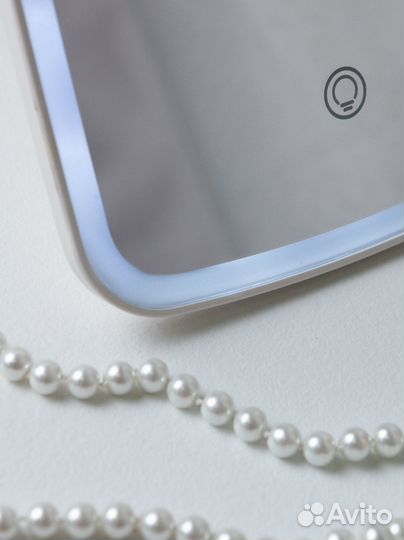 Зеркало с LED подсветкой для макияжа