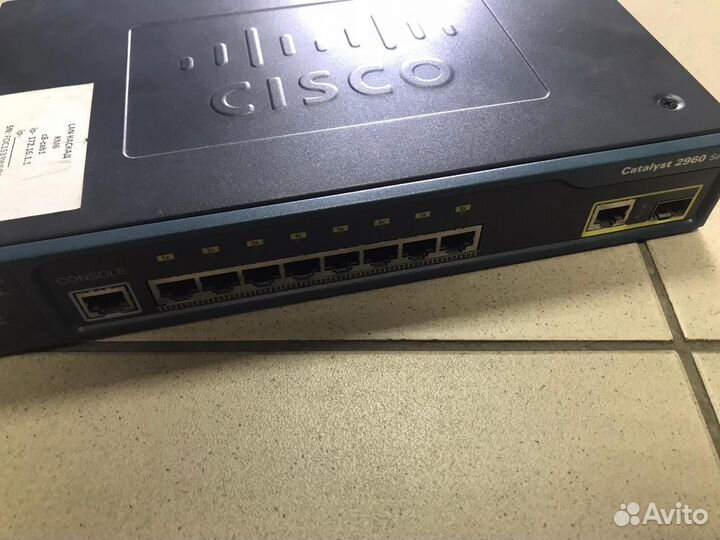 Свич Cisco Catalyst 2960 с8 (0690)