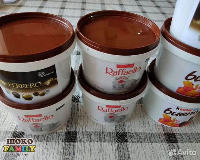 Молочный шоколад с дробленым минадлем и кокосом