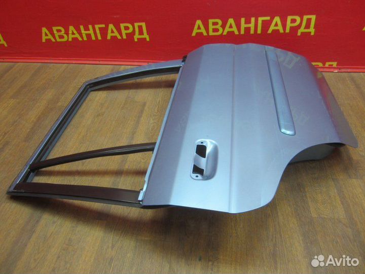 Дверь задняя правая Mazda Demio DW 2000