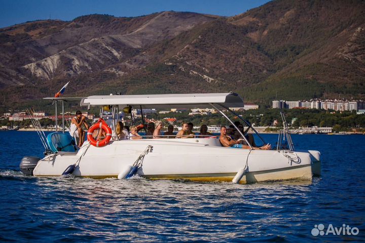 Аренда яхты, аренда катера, морские прогулки