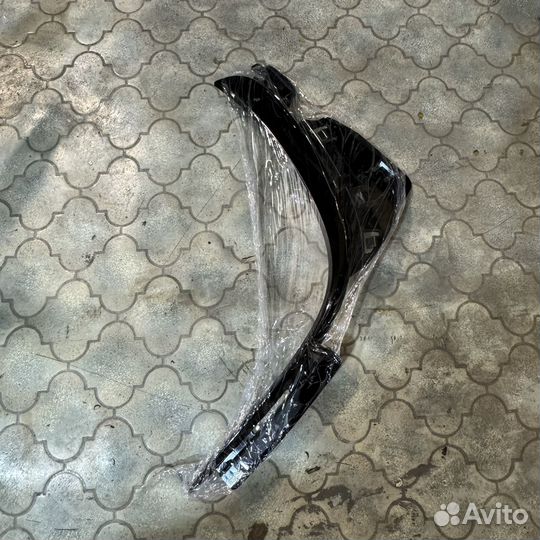 Накладка решетки переднего бампера Mercedes w167