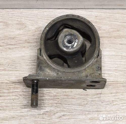 Опора двигателя задняя Chery Tiggo 5