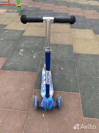 Самокат Reaction Mic трехколесный детский до 50 кг