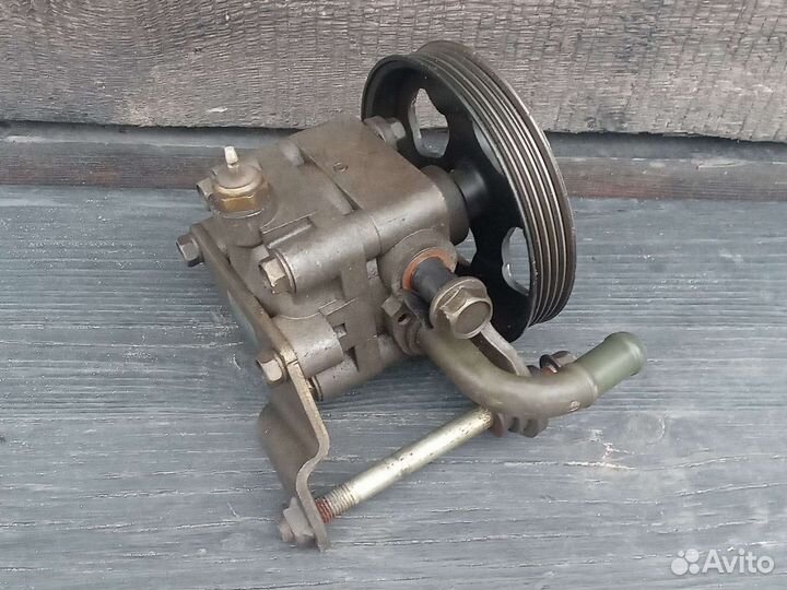 Насос гур на Mazda Premacy 2001