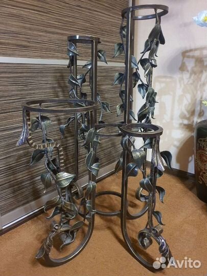 Кованная подставка для цветов