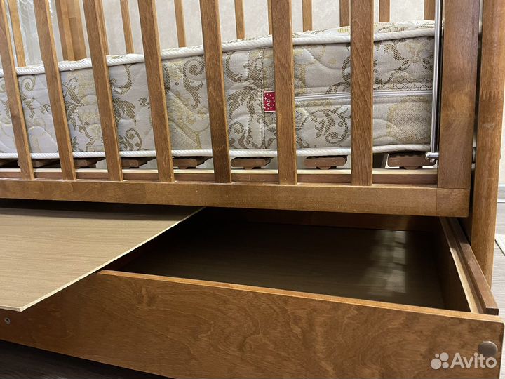 Детская кроватка