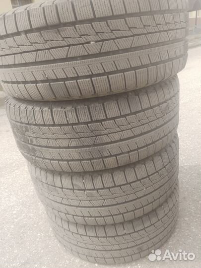 Колеса в заборе r18
