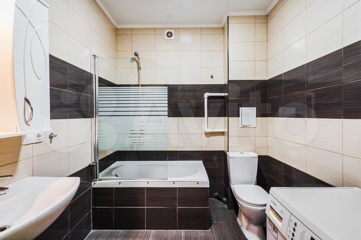 2-к. квартира, 61 м², 2/9 эт.