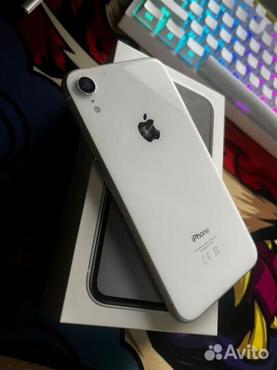 iPhone XR 64gb белый
