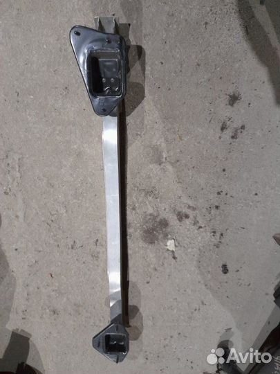 Усилитель бампера зад. Opel Meriva