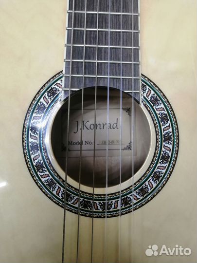 Классическая гитара 2/4