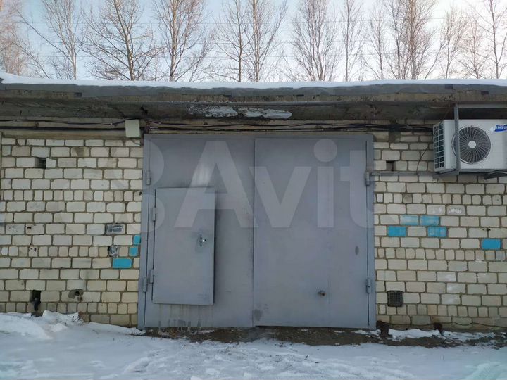 Гараж, > 30 м²