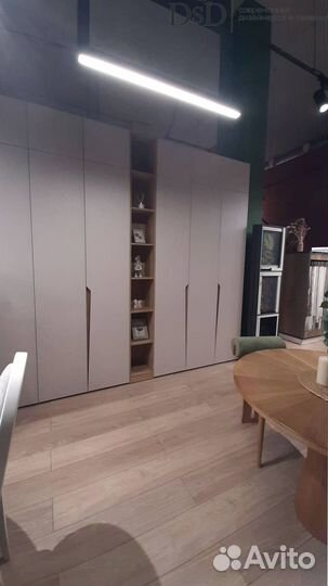 Элегантный и вместительный шкаф