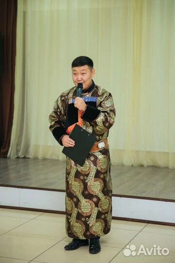 Ведущий - вокалист Тамада