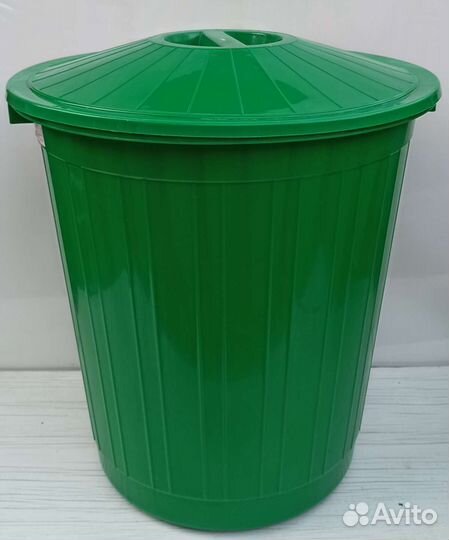 Пластиковый бак Элластик-Пласт с крышкой, 70л