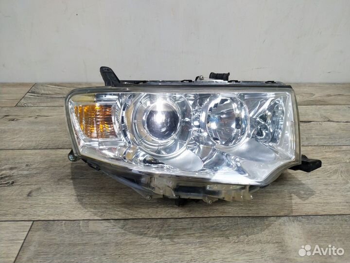 Фара правая Pajero Sport Паджеро Спорт 2