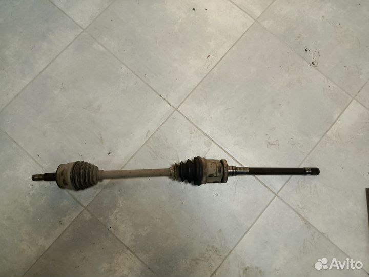 Luxgen приводной вал правый