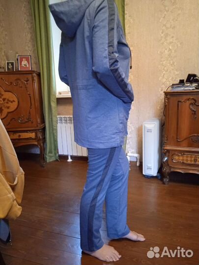 Спортивный костюм женский