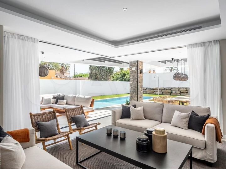 Дом 237 м² на участке 5 сот.