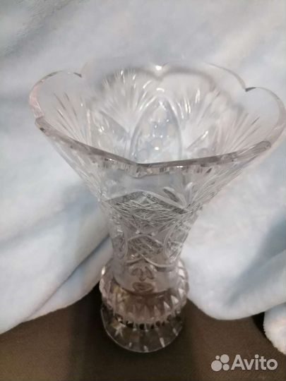 Большая хрустальная ваза