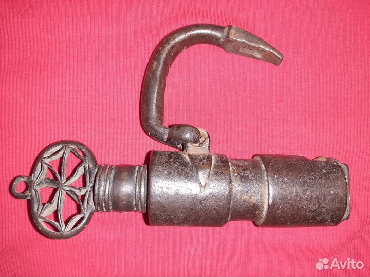 Замок царский кованый винтовой навесной 17 век