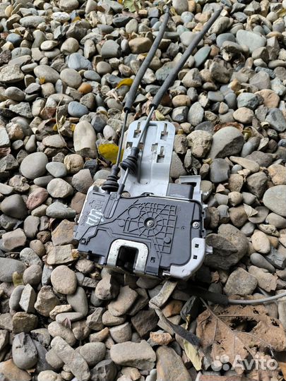 Hyundai sonata 2013 замок двери передний правый