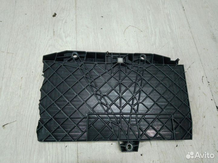 Корпус площадка крепления аккумулятора АКБ renault latitude