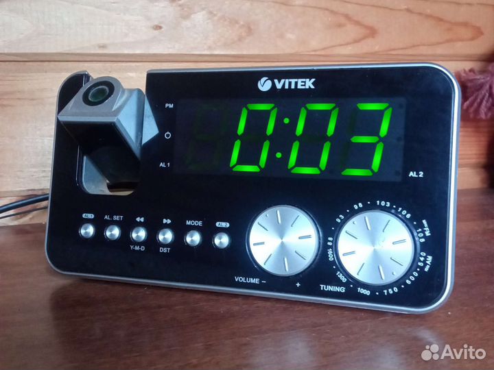 Часы электронные с радио и лазером