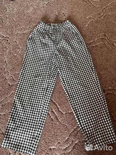 Брюки в клетку bershka