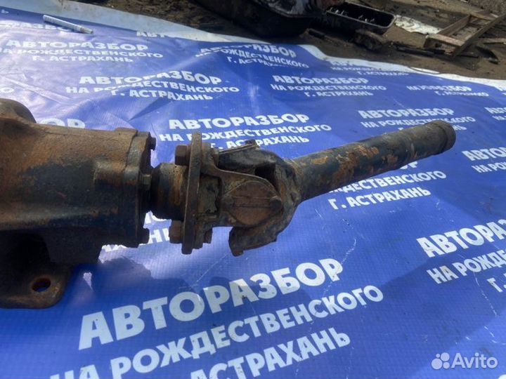 Редуктор привода вращения лап. Снегоуборочная