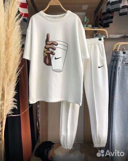 Спортивный костюм новый