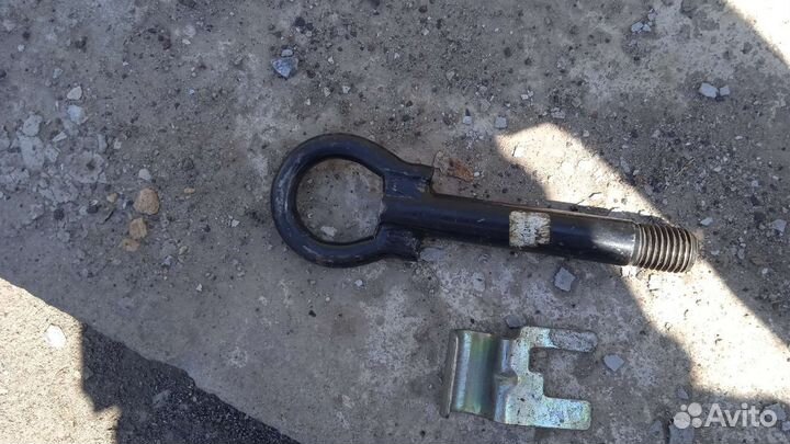 Крюк буксировочный для рено Логан 1