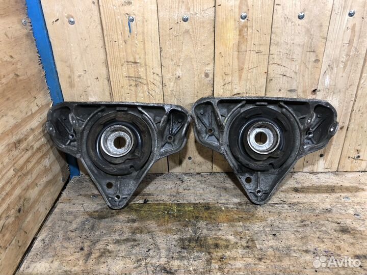 Кронштейн амортизатора Audi A4 B6, Audi A4 B7