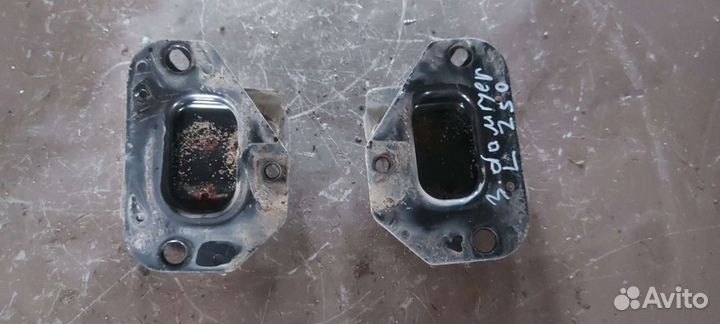 Кронштейн усилителя заднего бампера Nissan Murano