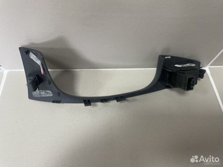 Накладка стеклоподъемника задняя правая Volkswagen