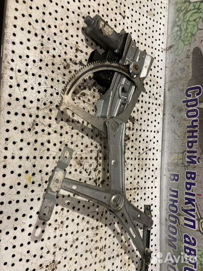 Стеклоподъемник передний правый Opel Astra H