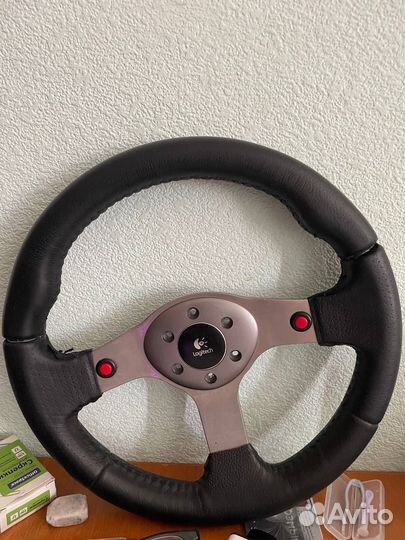 Игровой руль Logitech G25